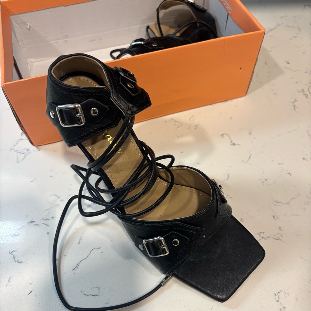 Lemon Black Strappy Heels with Buckles